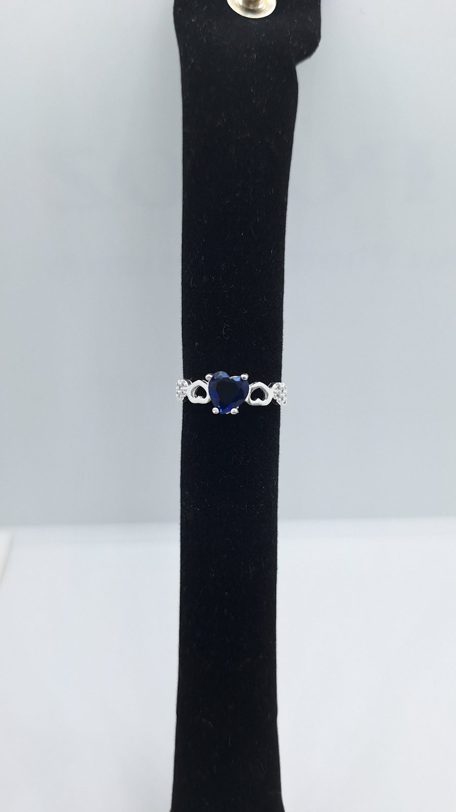 Anillo corazon piedra azul