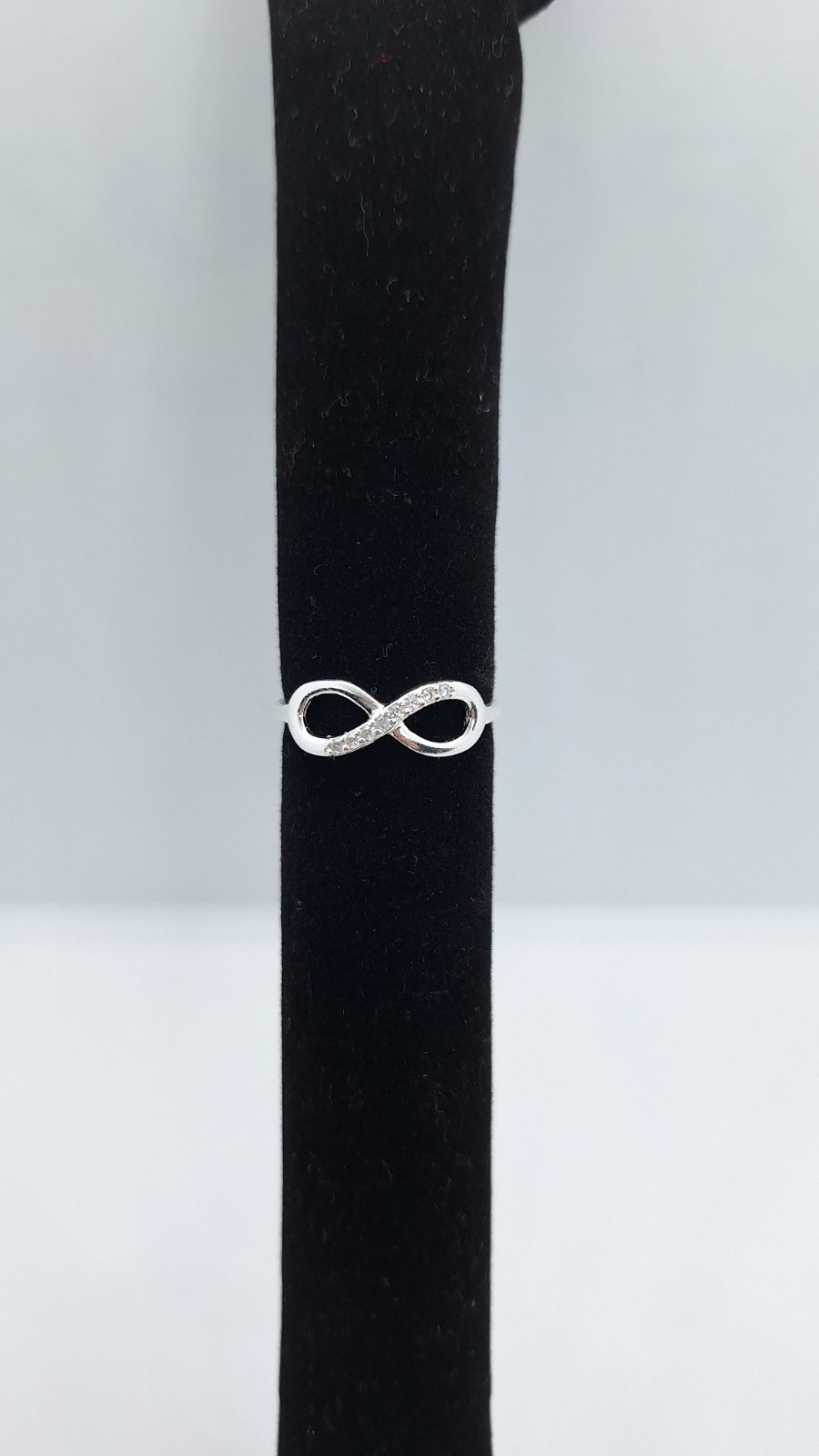 Anillo infinito piedras