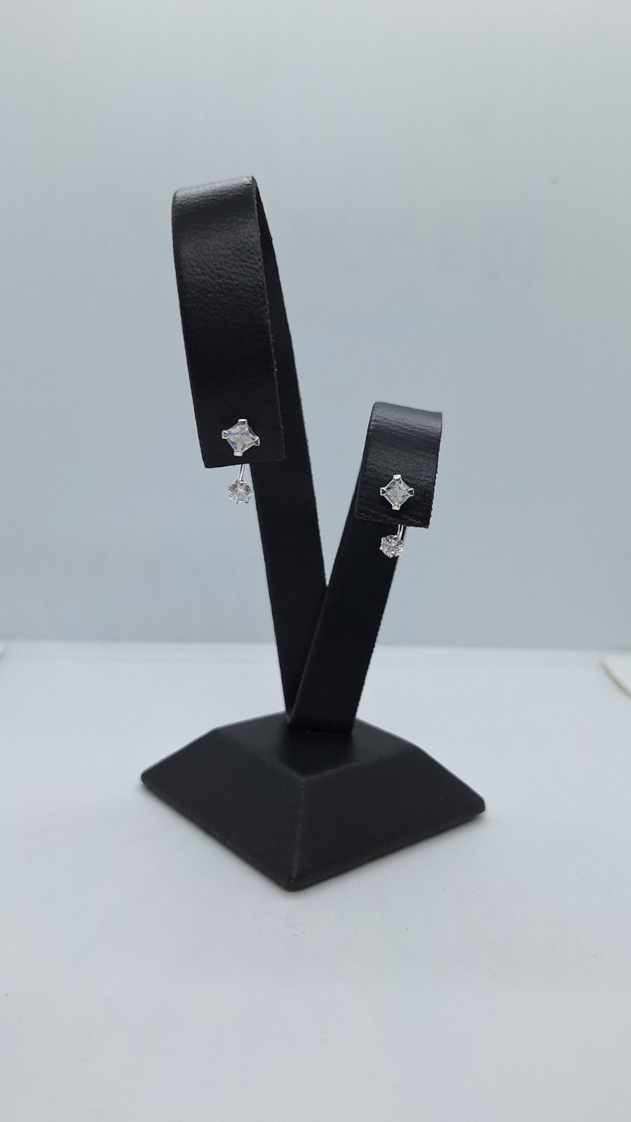 Aretes telefono piedras medianas