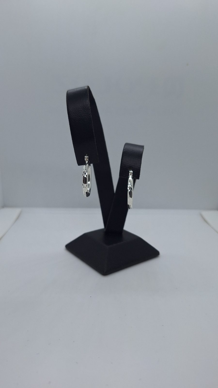 Arracadas diamantadas/lisas medianas