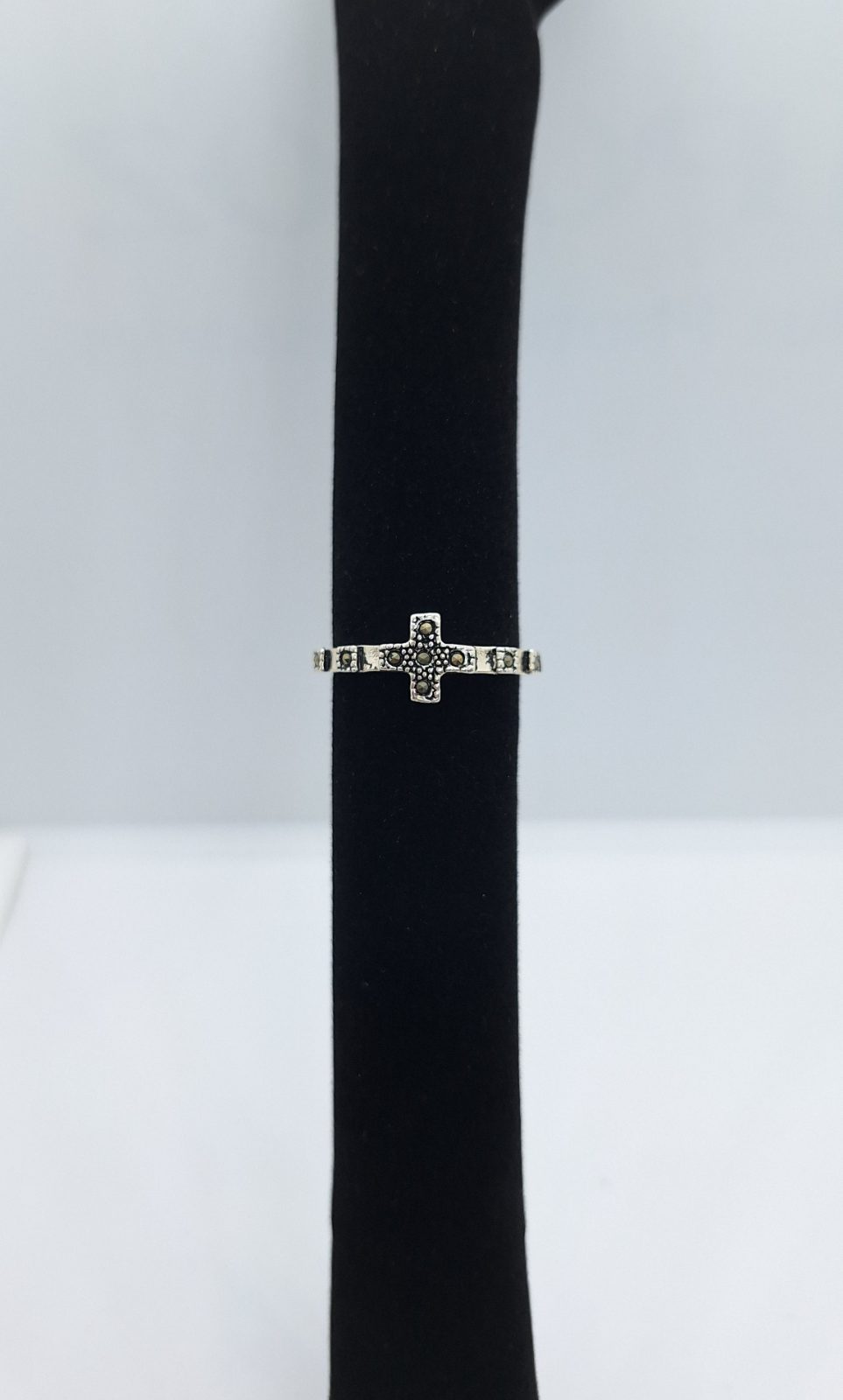 Anillo marquesita cruz