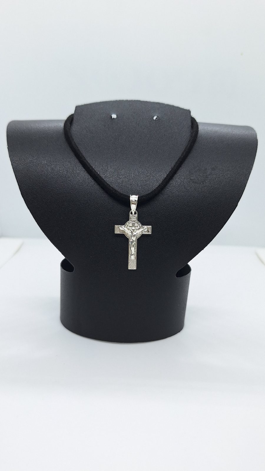 Dije crucifijo San Benito chico