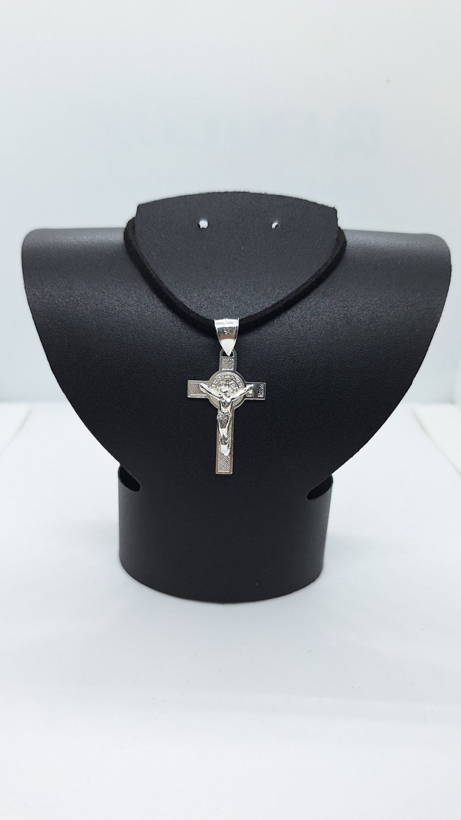 Dije crucifijo San Benito mediano