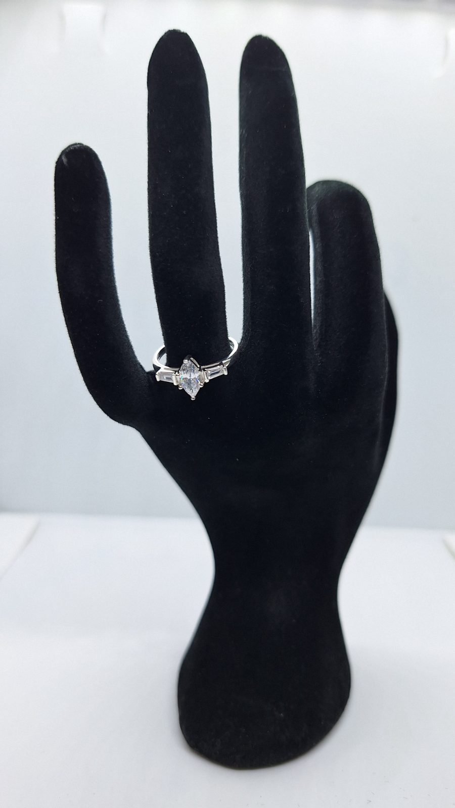 Anillo piedra rombo